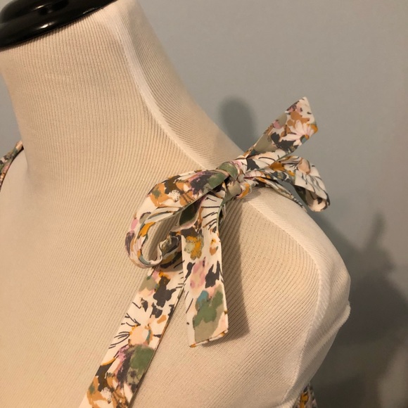 LC Lauren Conrad floral blouse - Picture 4 of 7